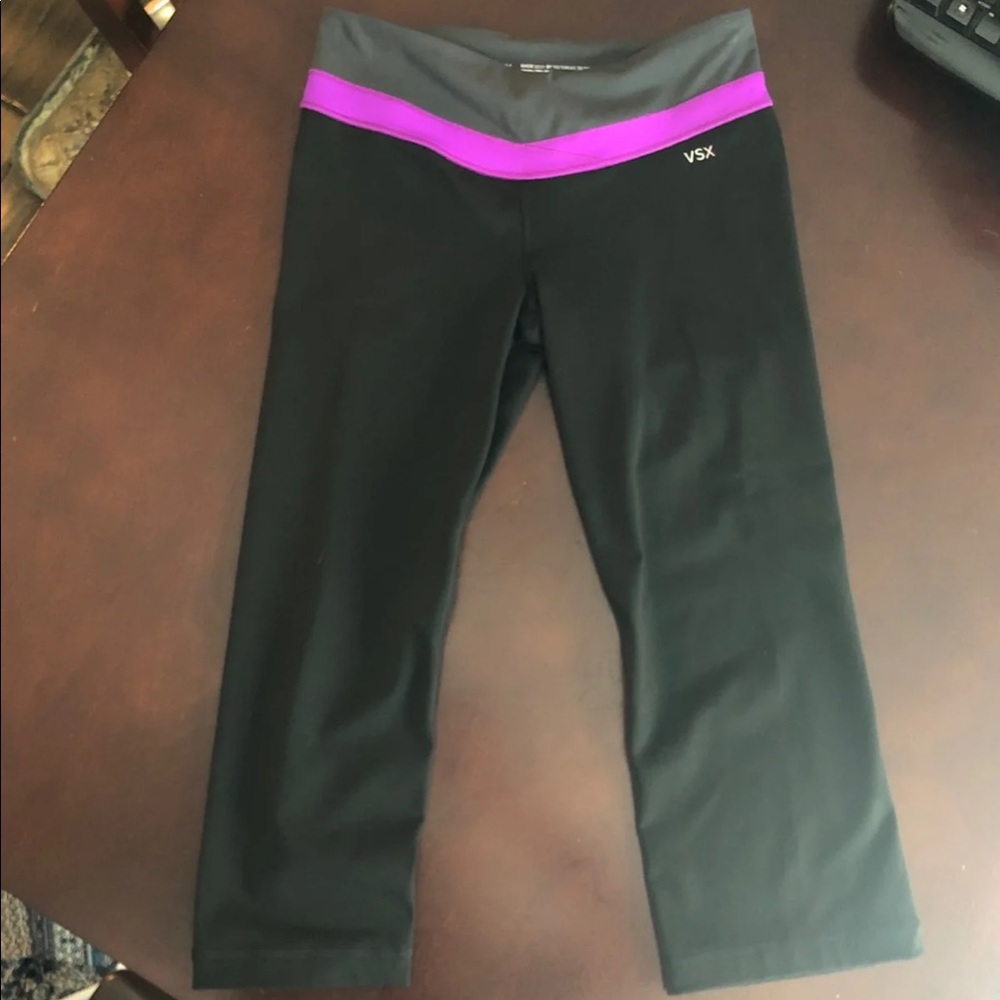 Victoria’s Secret Sport Capri Leggings